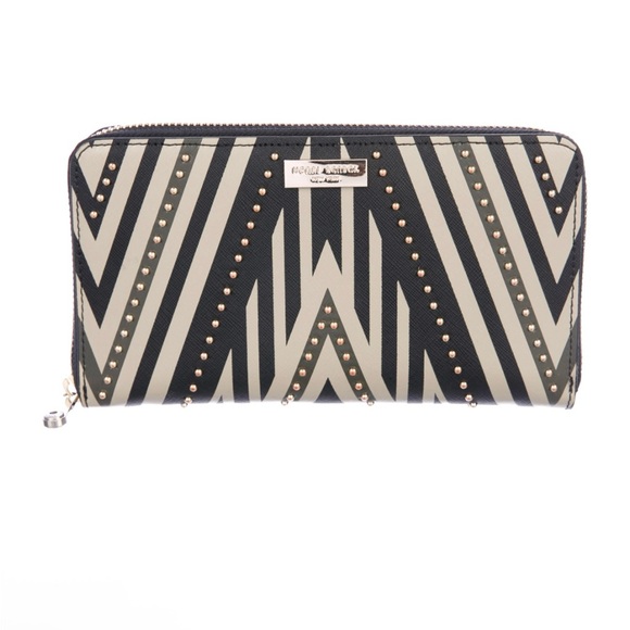 Henri Bendel Wallet /clutch, pristine condition RARE - Picture 1 of 8